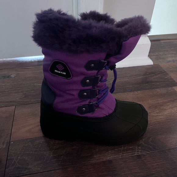 Dream Pairs little kid snow boots. - Picture 3 of 3
